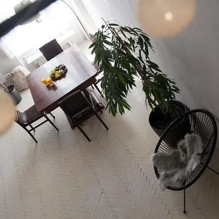 Leopold's Loft Apartment *