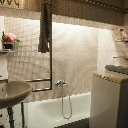 Leopold's Loft Apartment *