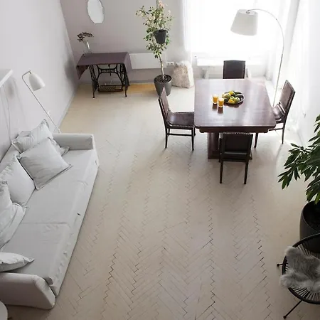 Leopold's Loft Apartment